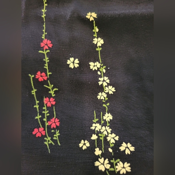 Frazier Lawrence Pretty Black Sleeveless top Floral Design L - Picture 2 of 7